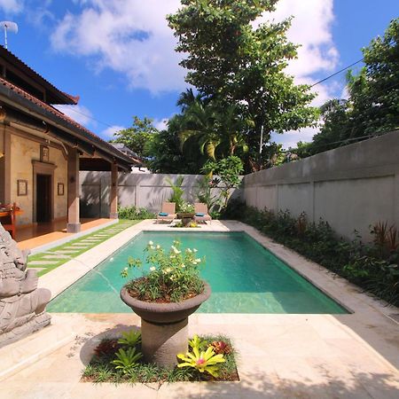 Sudha Villa Bali B Seminyak Exterior foto